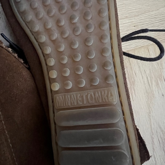 Brown lace up Minnetonka moccasins booties - Picture 4 of 6